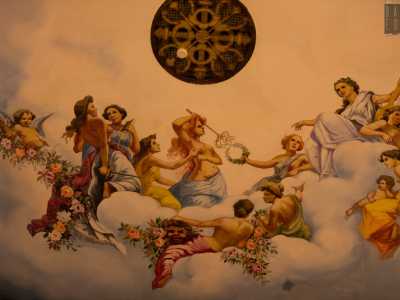 ...si occup� delle decorazioni pittoriche e del notevole dipinto �Apollo e le Muse� che orna il soffitto